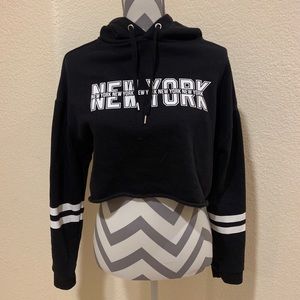 Black & white New York cropped hoodie size small H&M divided